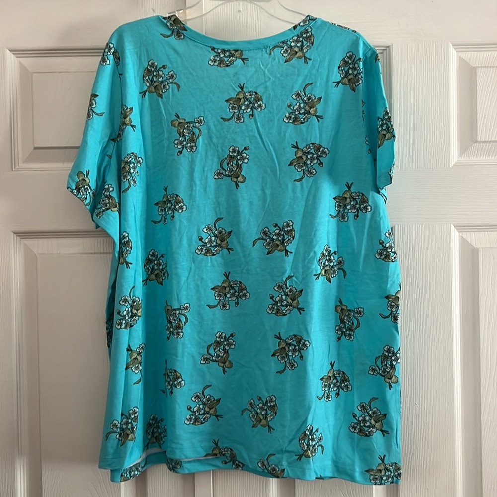 Womens Plus Size Shirt - Picture 2 of 6